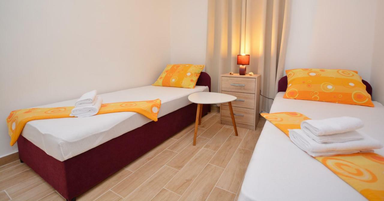 Apartmani Cesarec Basina Esterno foto