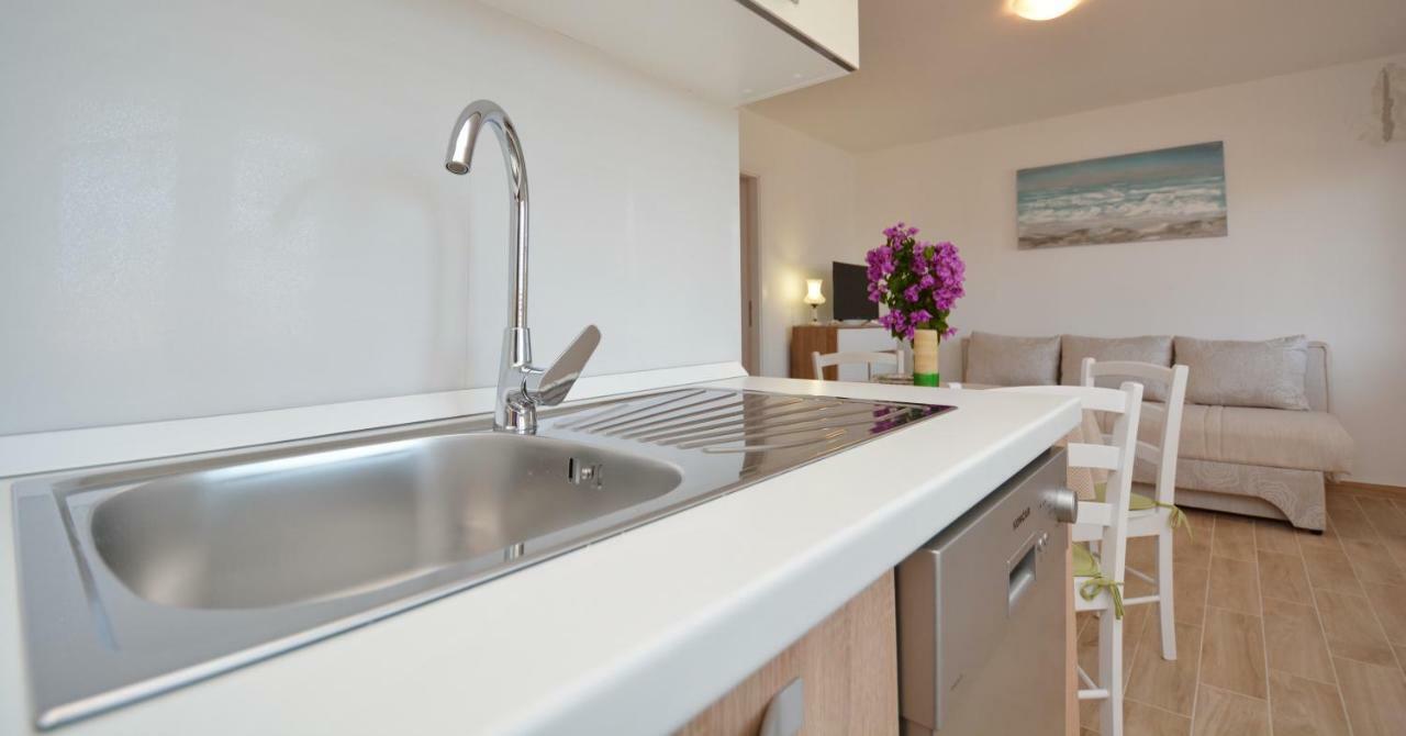 Apartmani Cesarec Basina Esterno foto