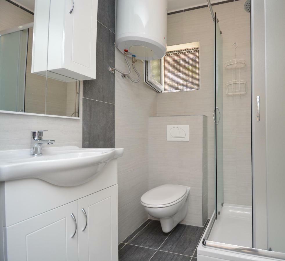Apartmani Cesarec Basina Esterno foto